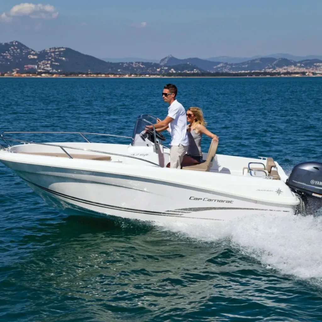 Jeanneau Cap Camarat 4.7 CC (2017) (Matin (4h00), 8h00)